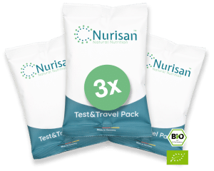 Vorderseite Produktbild Nurisan 3er Test & Travel Pack 3 x 60g - darmoptimiertes Superfood mit EU Bio-Logo und deutschem Bio-Siegel
