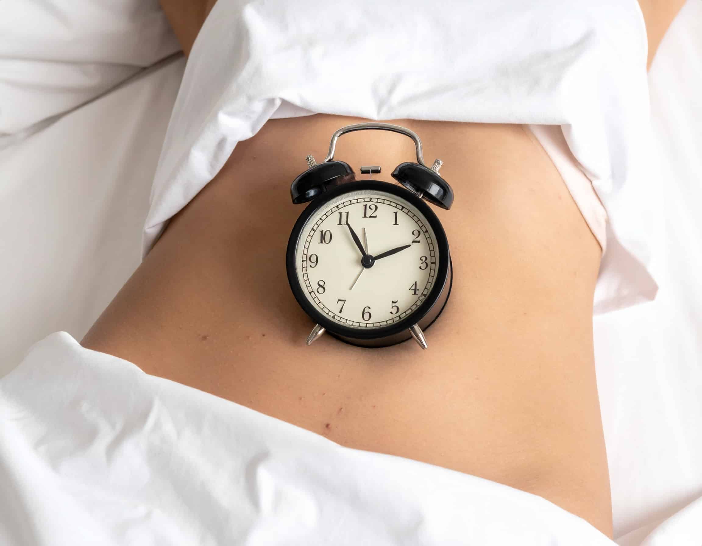 Der Körper ist sehr robust und die Regeneration der Darmflora beginnt sofort nach Absetzen des Antibiotikums. Doch manchmal gibt es Langzeitfolgen. Studien zeigen, dass sich die Veränderungen der Darmflora noch vier bis acht Jahre nach der Einnahme nachweisen lassen.